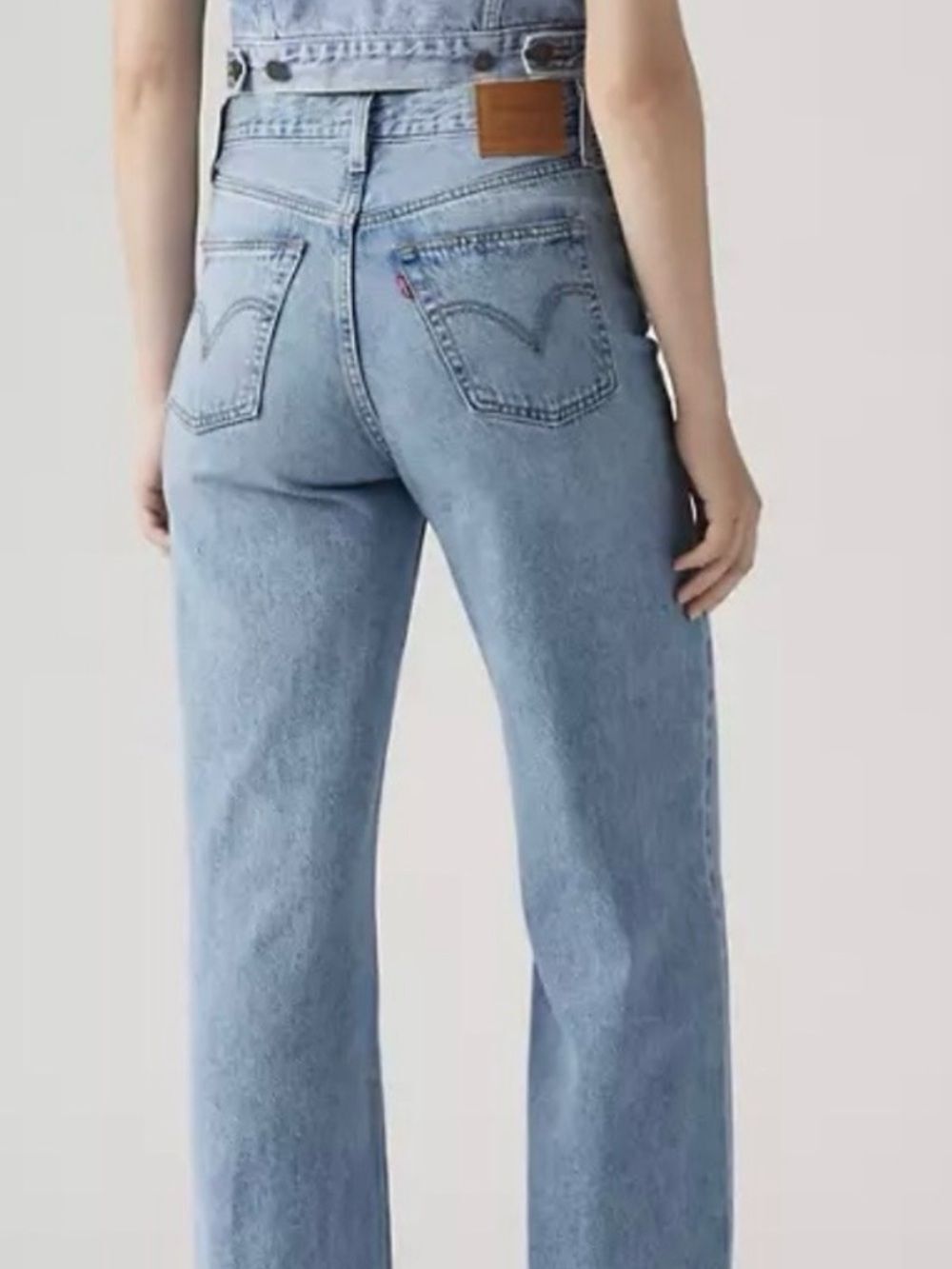Levi’s Ribcage Light Wash Straight Leg Button Fly Jeans - Classic Denim